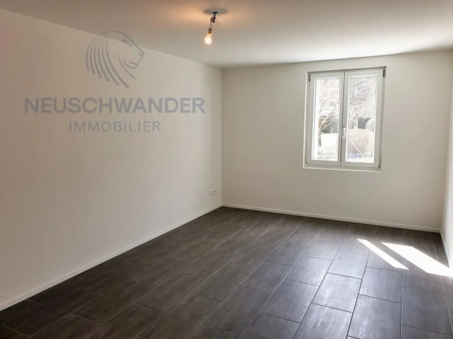 Building with 6 apartments, 1 workshop and 7 parking spaces - Photo 6 of 9