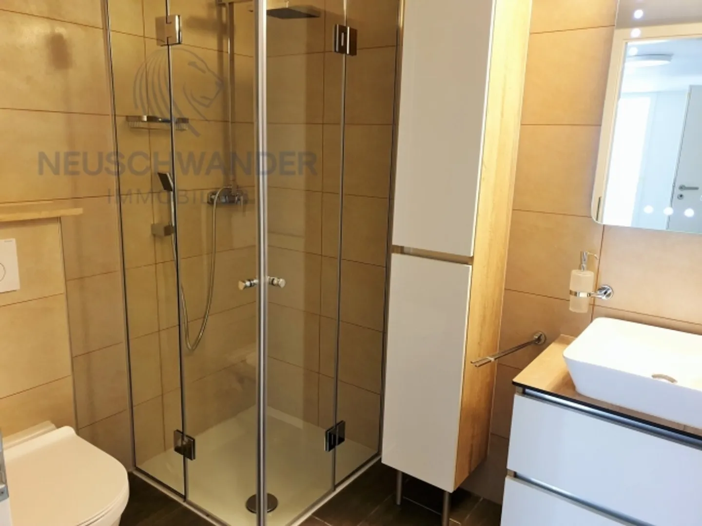 Building with 6 apartments, 1 workshop and 7 parking spaces - Photo 7 of 9