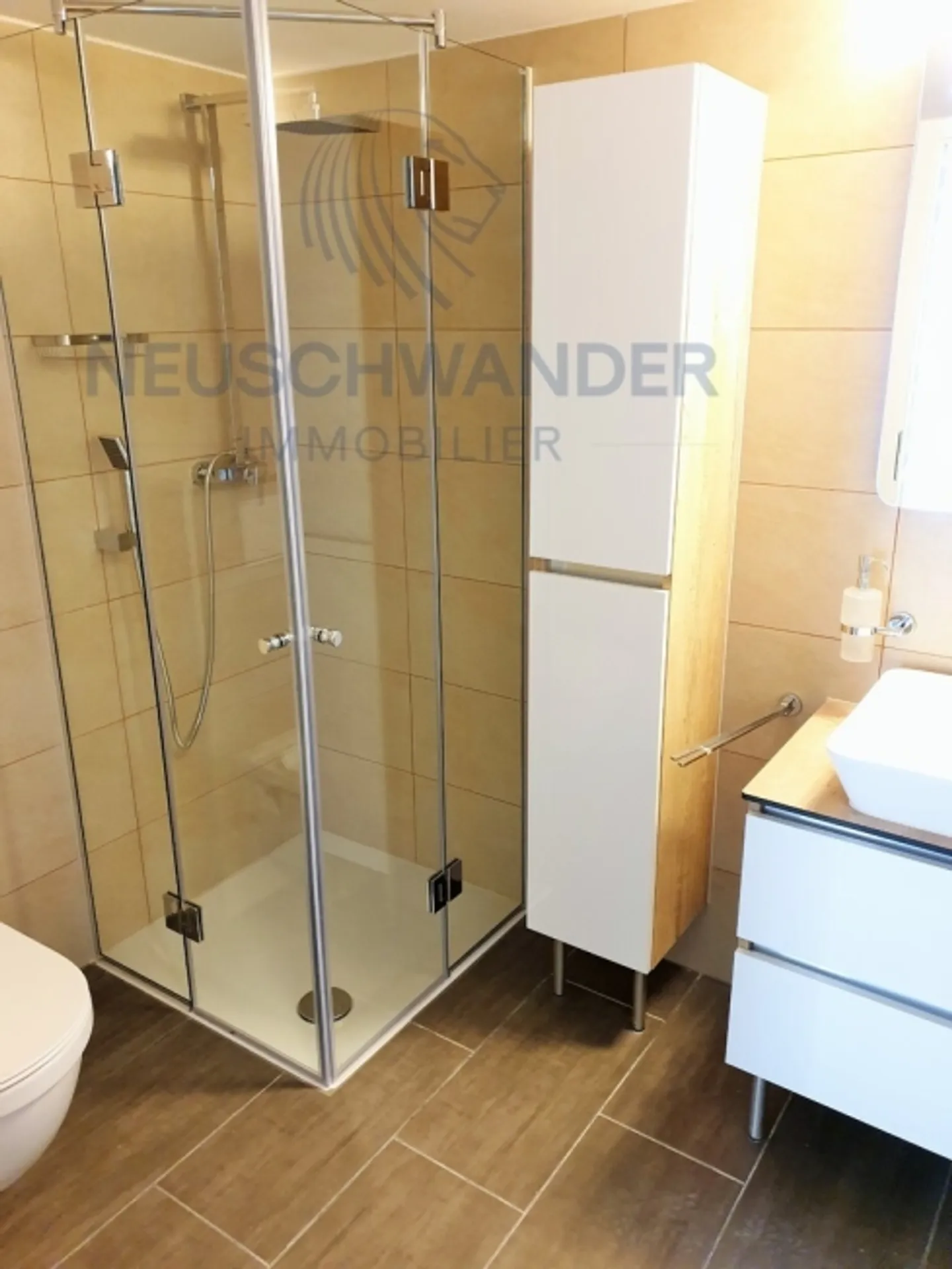 Building with 6 apartments, 1 workshop and 7 parking spaces - Photo 8 of 9