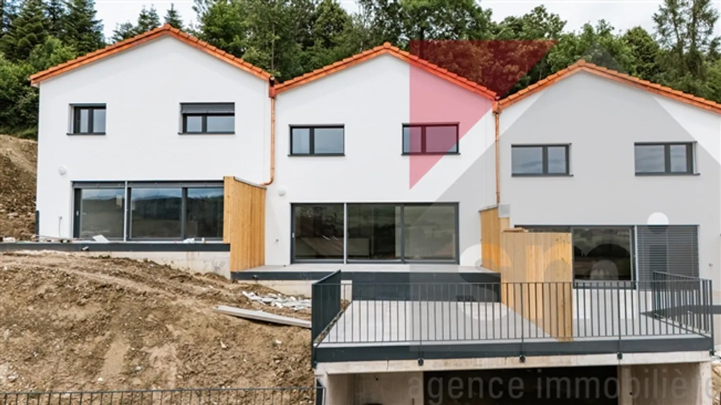 Villa spacieuse de 5 pièces avec des surfaces harmonieuses - Photo 2 sur 13