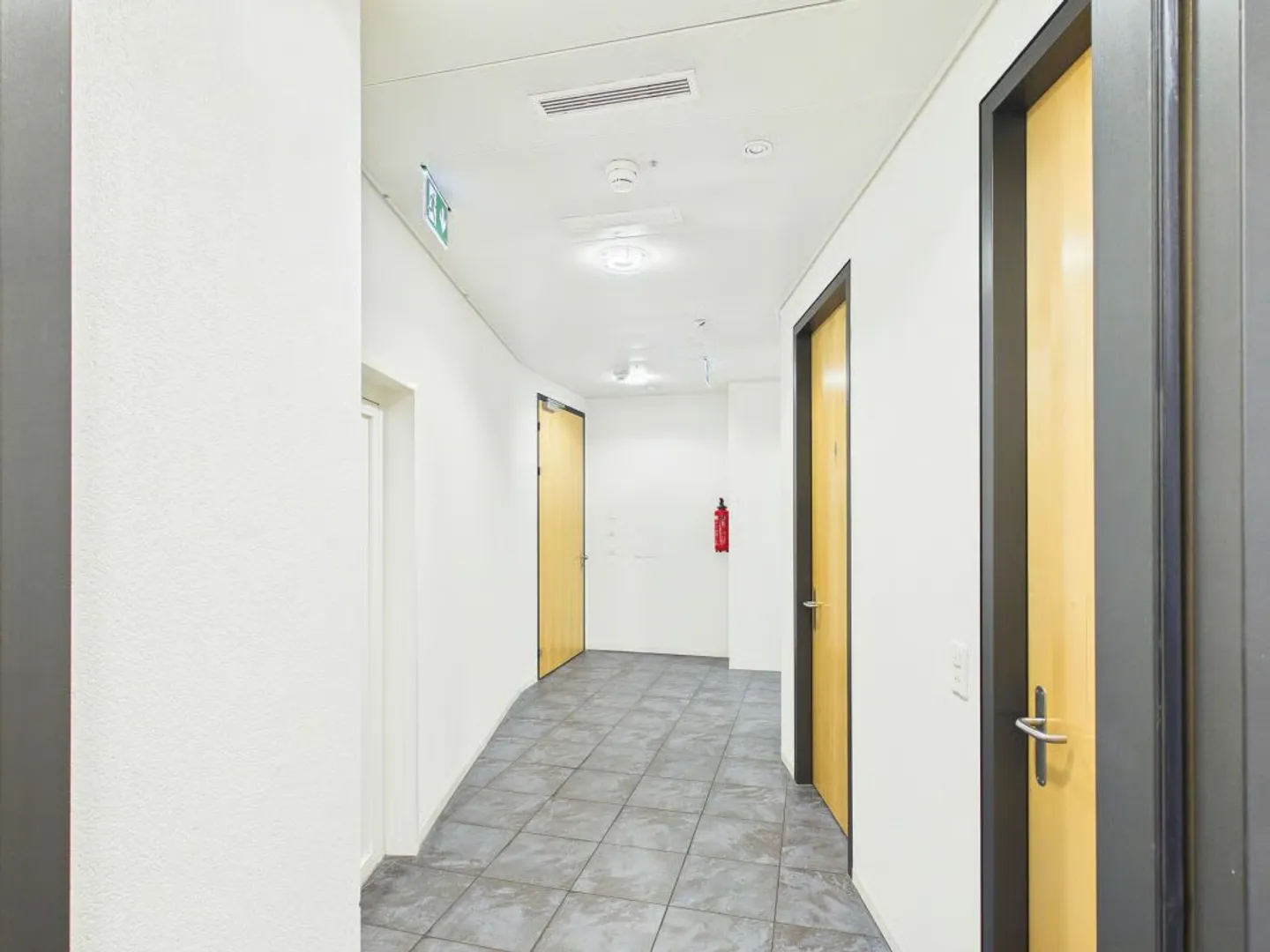 Spacious Office Space in Zürich - Photo 7 of 18