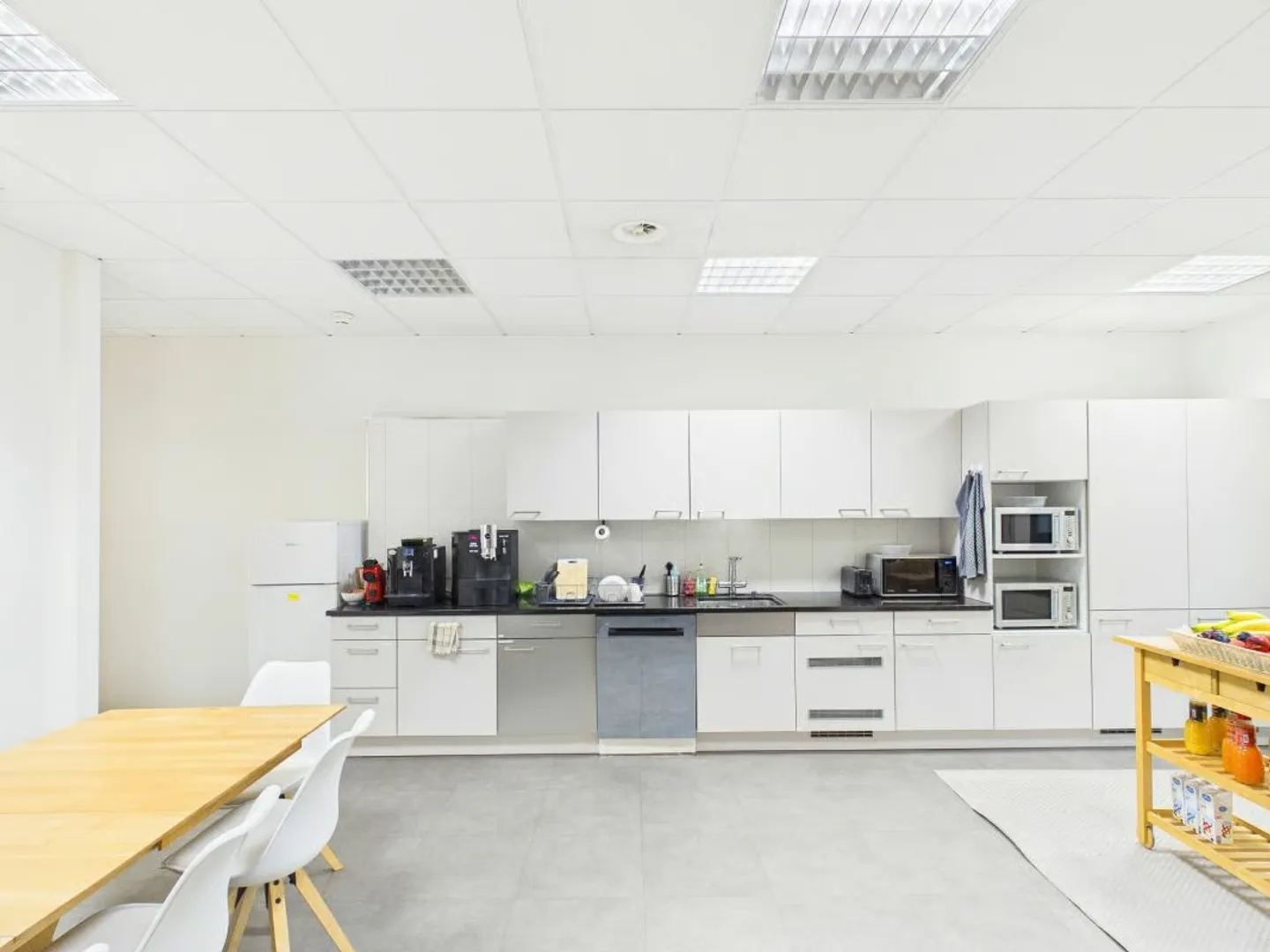 Spacious Office Space in Zürich - Photo 15 of 18