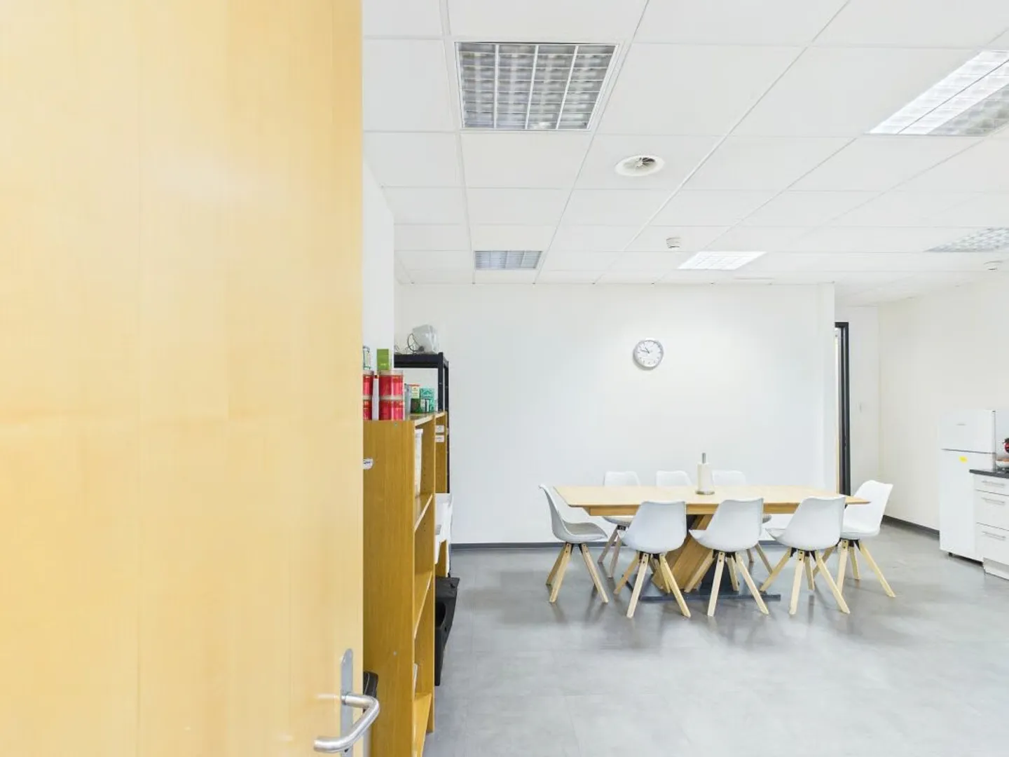 Spacious Office Space in Zürich - Photo 17 of 18
