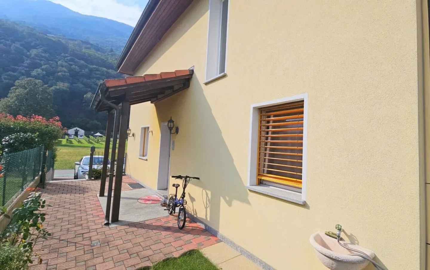 Charming Detached House with Garden - Foto 3 di 13