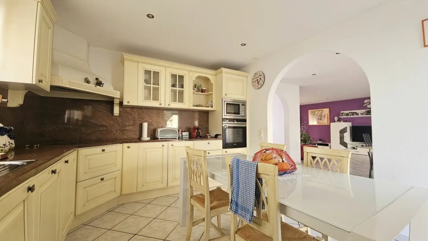 Charming Detached House with Garden - Foto 7 di 13