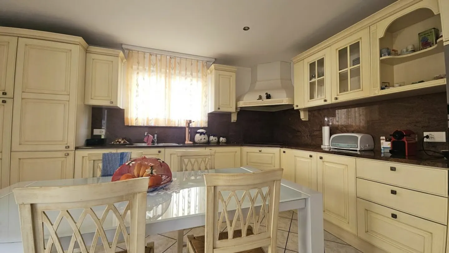 Charming Detached House with Garden - Foto 8 di 13