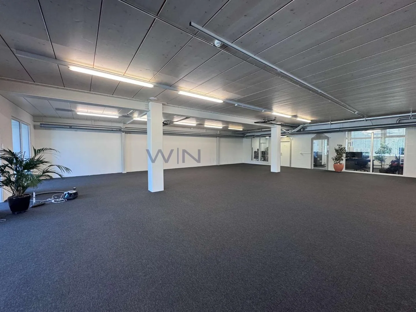 Save Taxes & Take Off: Top Office + Showroom - Photo 3 of 8