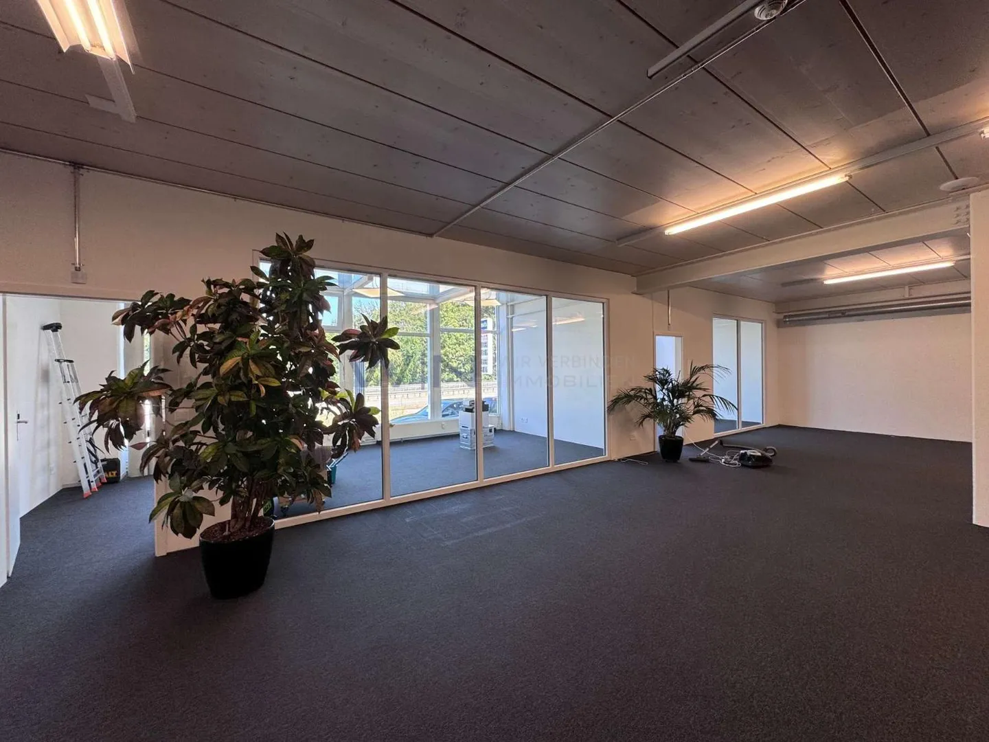 Save Taxes & Take Off: Top Office + Showroom - Photo 6 of 8