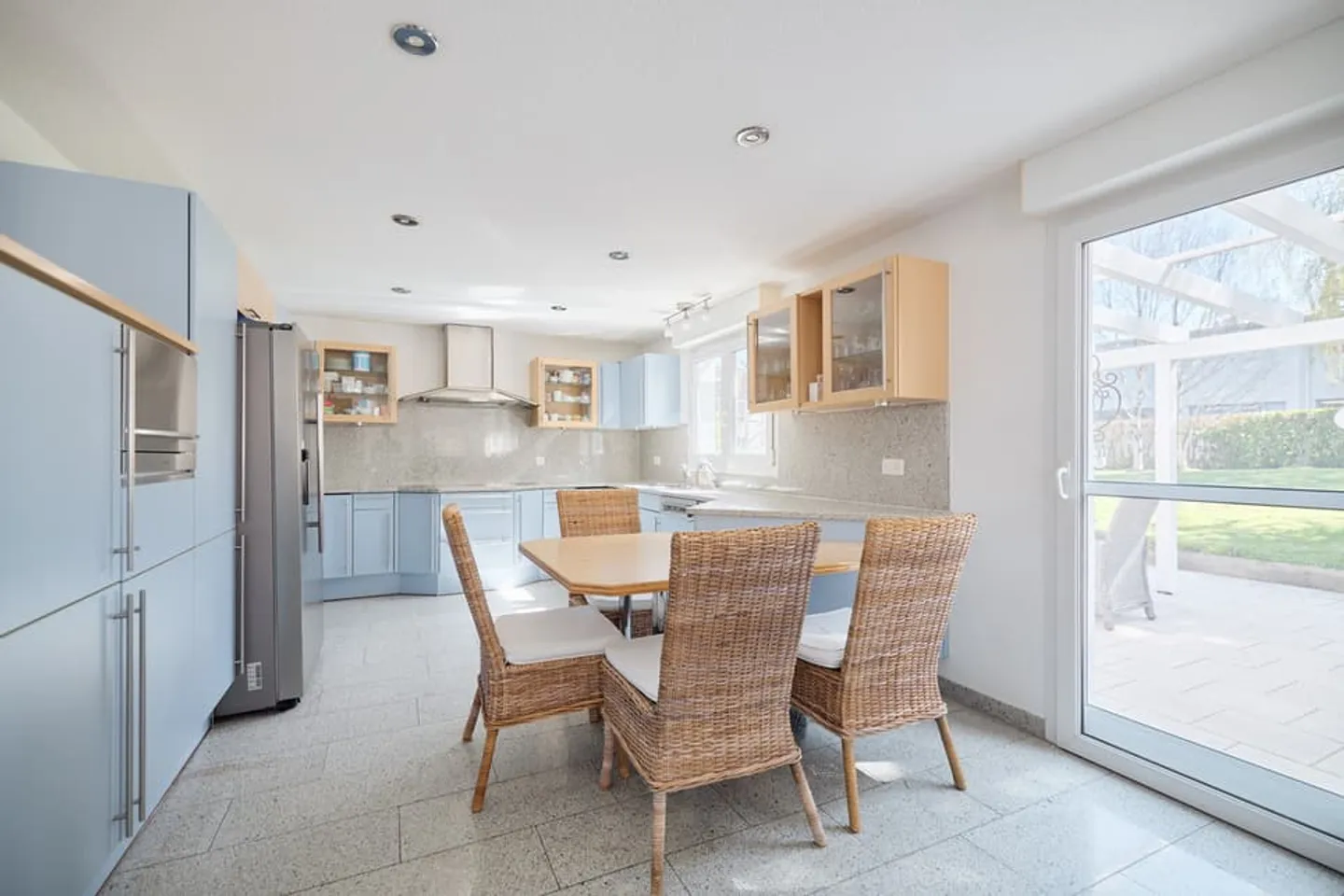 ESPERIENZA ABITATIVA SPAZIOSA CON PISCINA A CORDAST - Foto 2 di 13