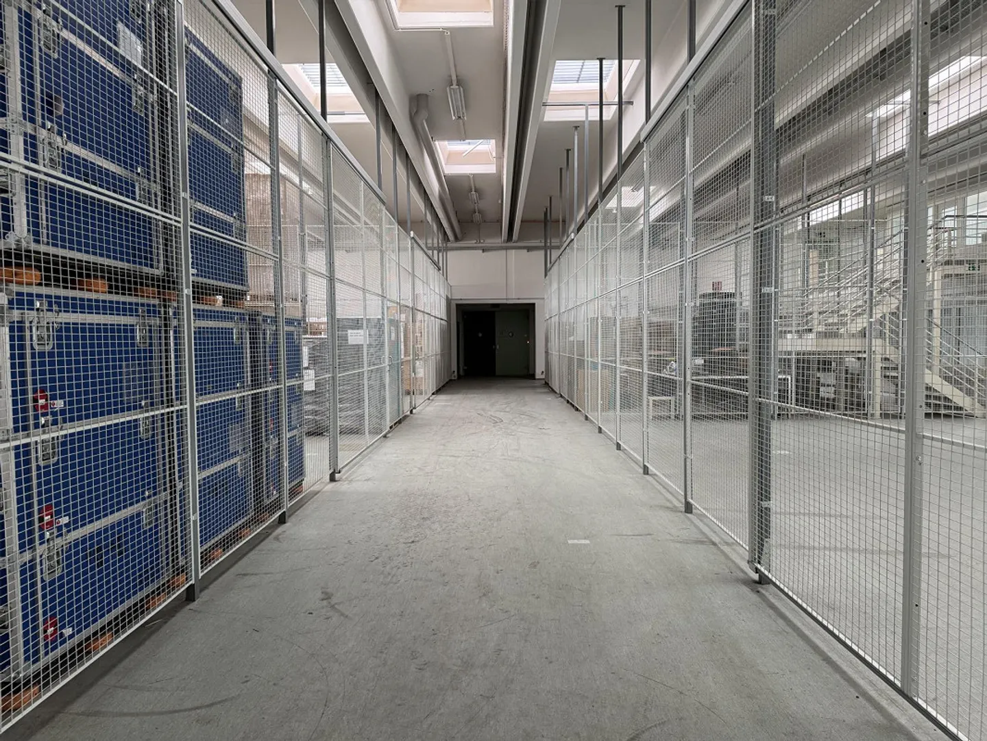Storage areas with 160m2 - Top infrastructure - Photo 1 of 6