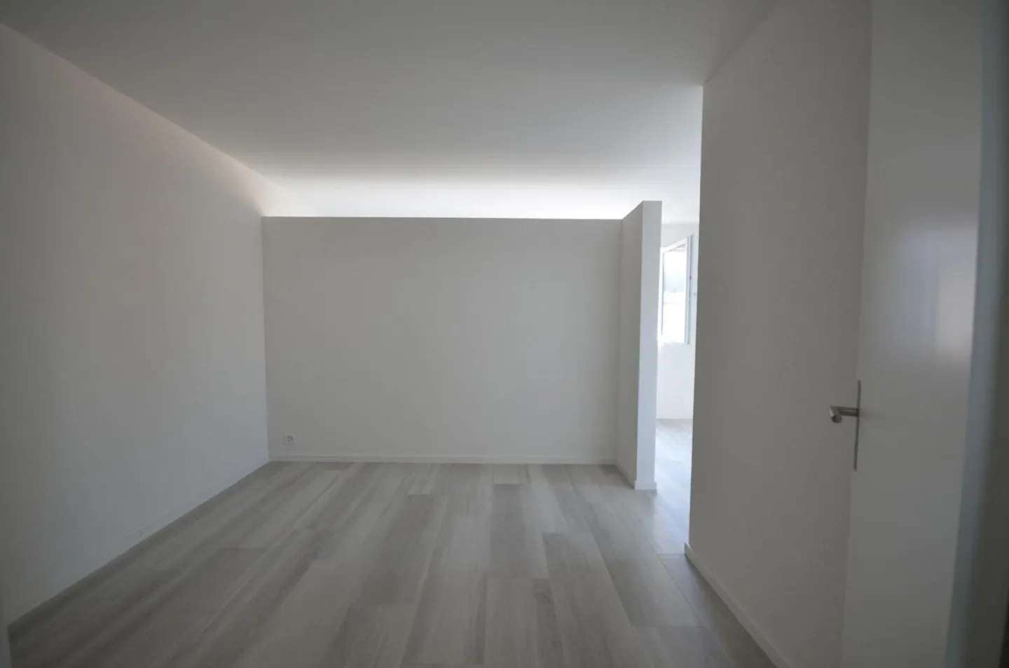 Exclusive semi-detached family house with state-of-the-art technology - Top equipment & 3 outdoor parking spaces - Photo 7 of 17