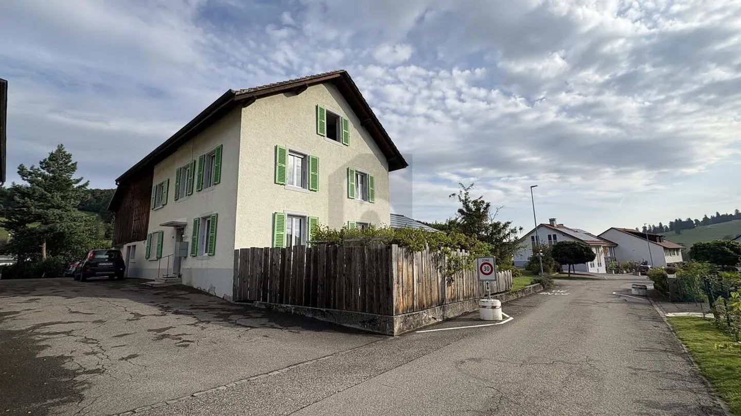 Casa affascinante in una posizione tranquilla vicino alla natura - Foto 1 di 6