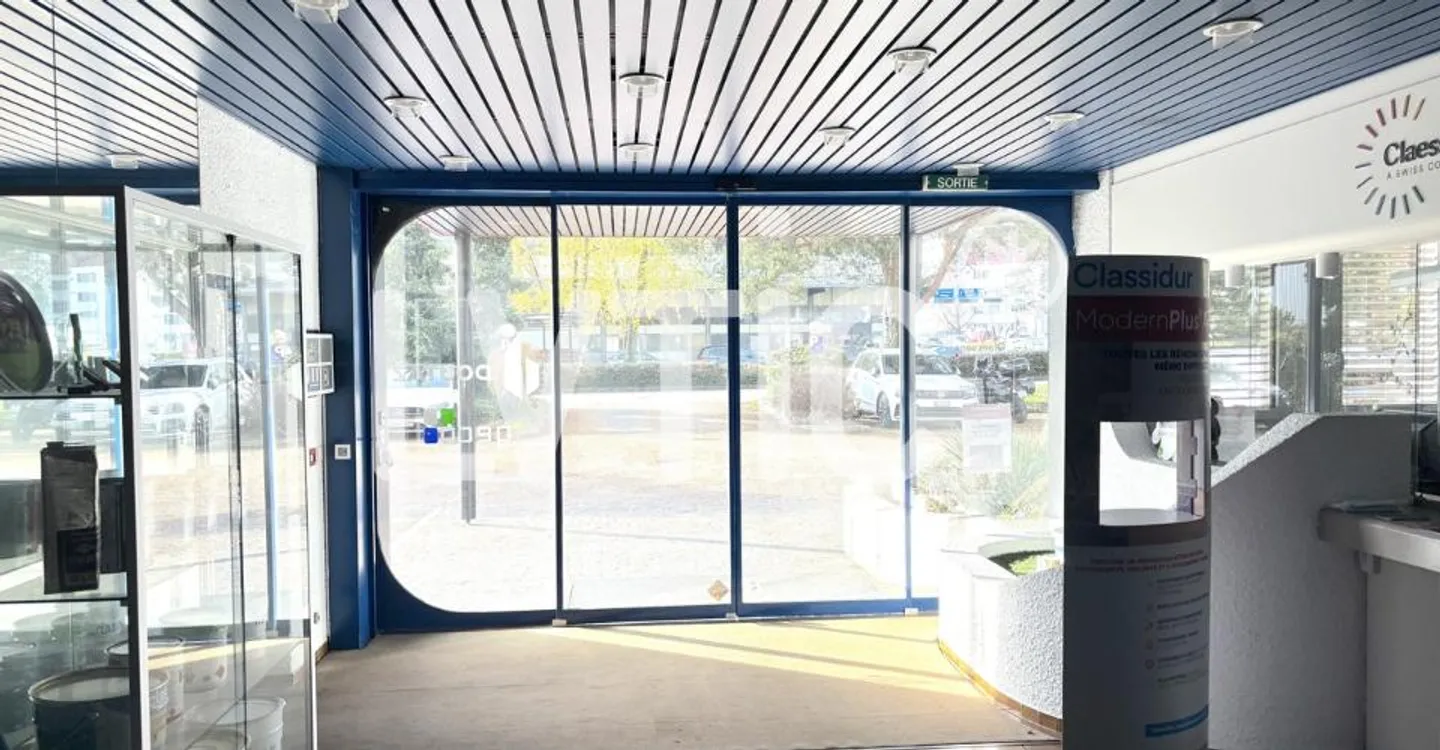 Spacious Office Space in Bussigny - Photo 4 of 8