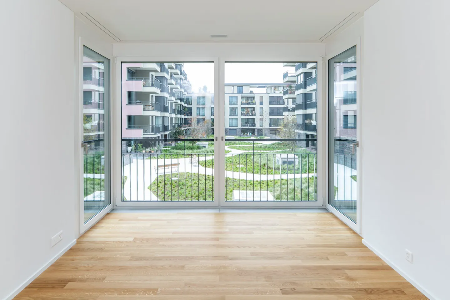 Appartamento attico luminoso, moderno e centralmente situato al 6° piano - Foto 3 di 5