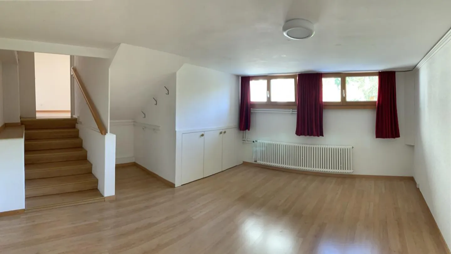 Spacious 4-room apartment in the center of Davos Dorf (1.4.26 to 31.3.27) - Photo 8 of 12