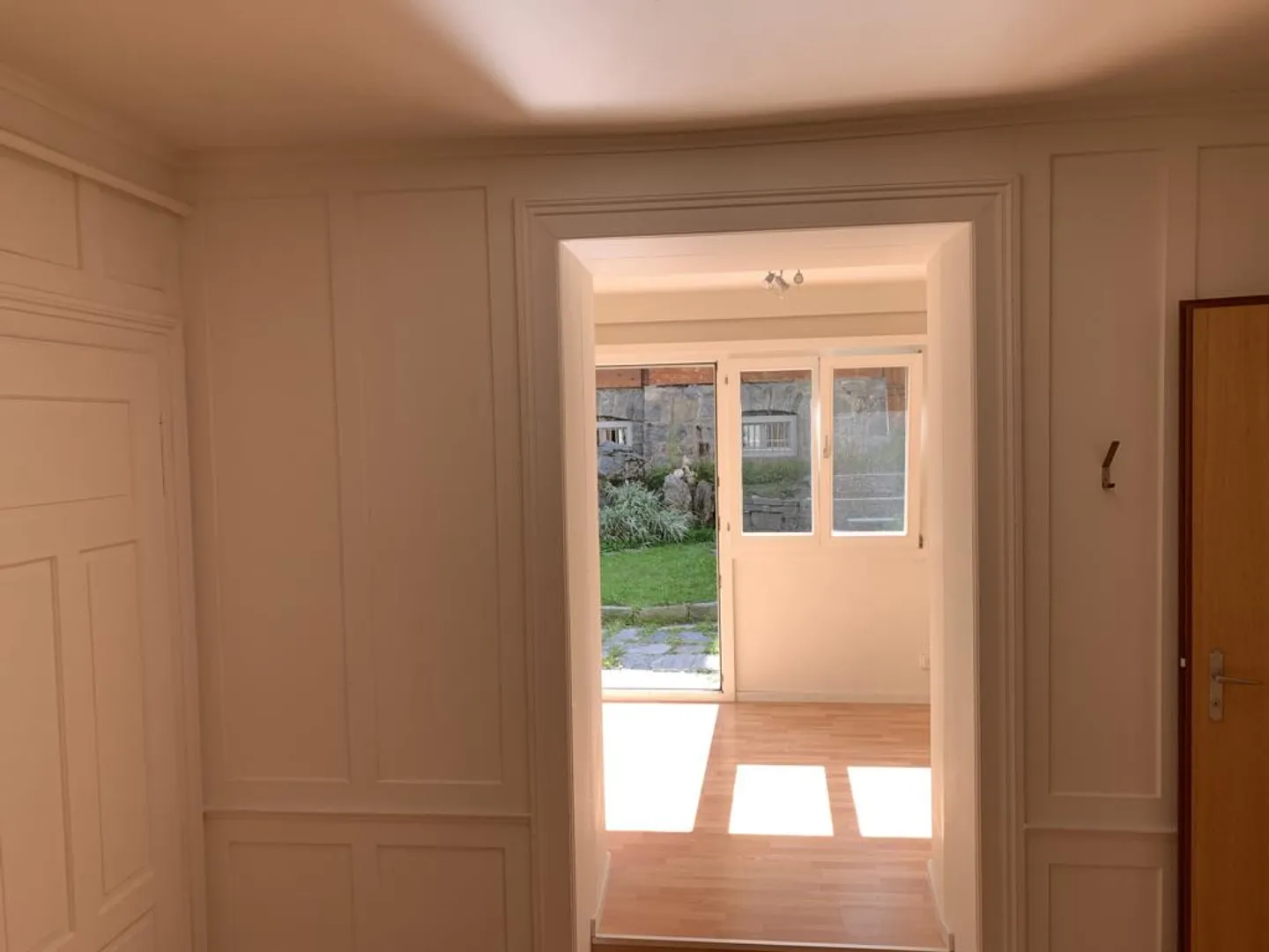 Spacious 4-room apartment in the center of Davos Dorf (1.4.26 to 31.3.27) - Photo 9 of 12