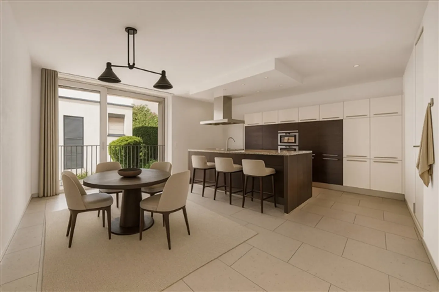 «Luxus-Apartment mit privatem Aufzug und Seeblick» - Foto 2 von 11