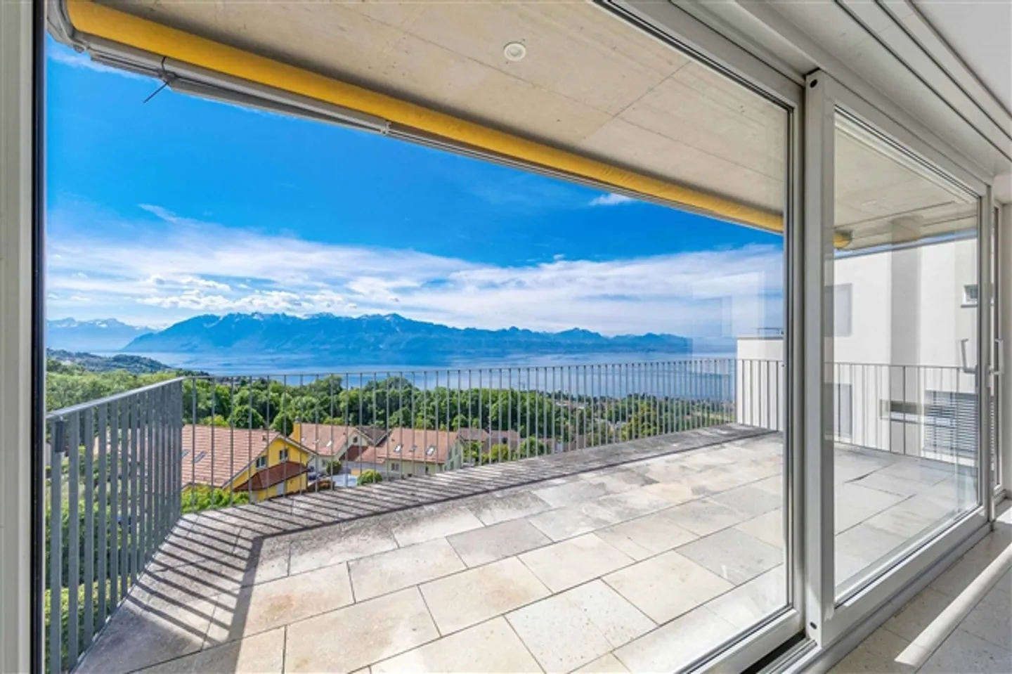 «Luxus-Apartment mit privatem Aufzug und Seeblick» - Foto 3 von 11