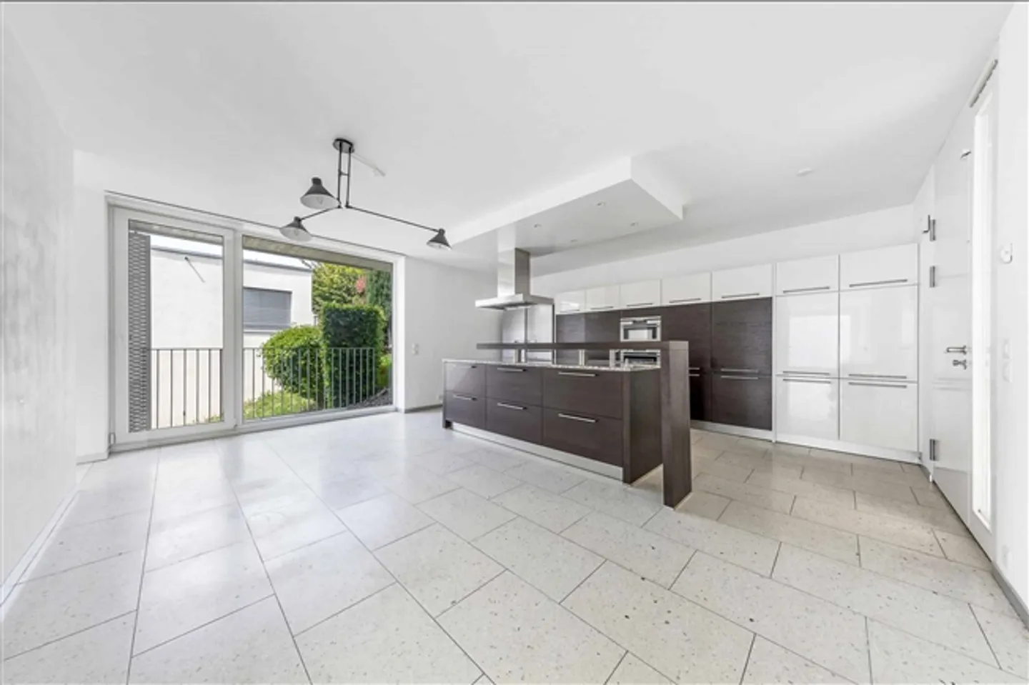 «Luxus-Apartment mit privatem Aufzug und Seeblick» - Foto 4 von 11