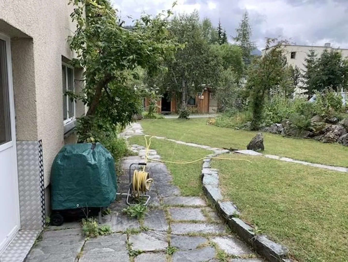 Spacious 4-room apartment in the center of Davos Dorf (1.4.26 to 31.3.27) - Photo 3 of 12