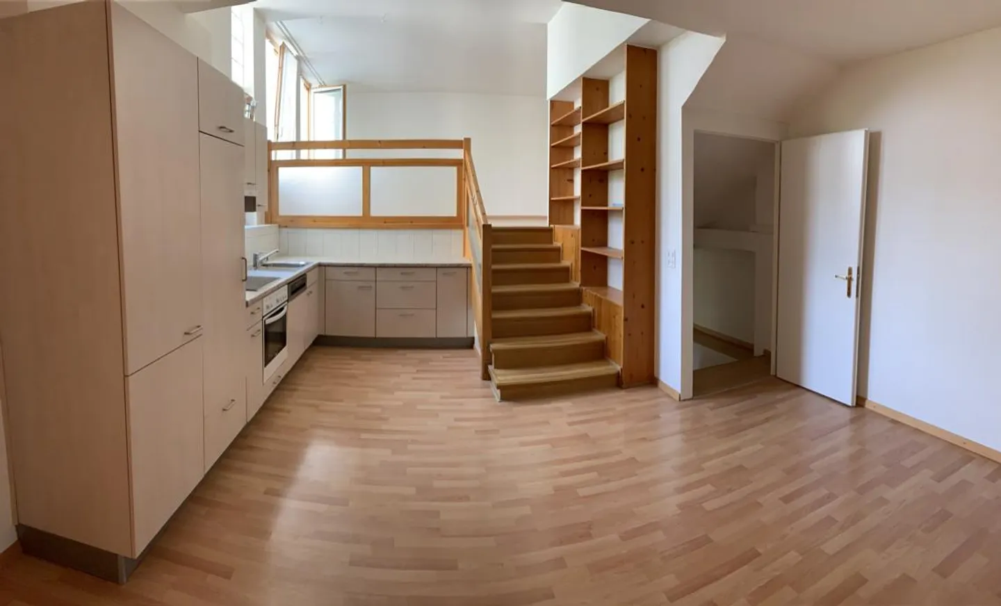Spacious 4-room apartment in the center of Davos Dorf (1.4.26 to 31.3.27) - Photo 5 of 12