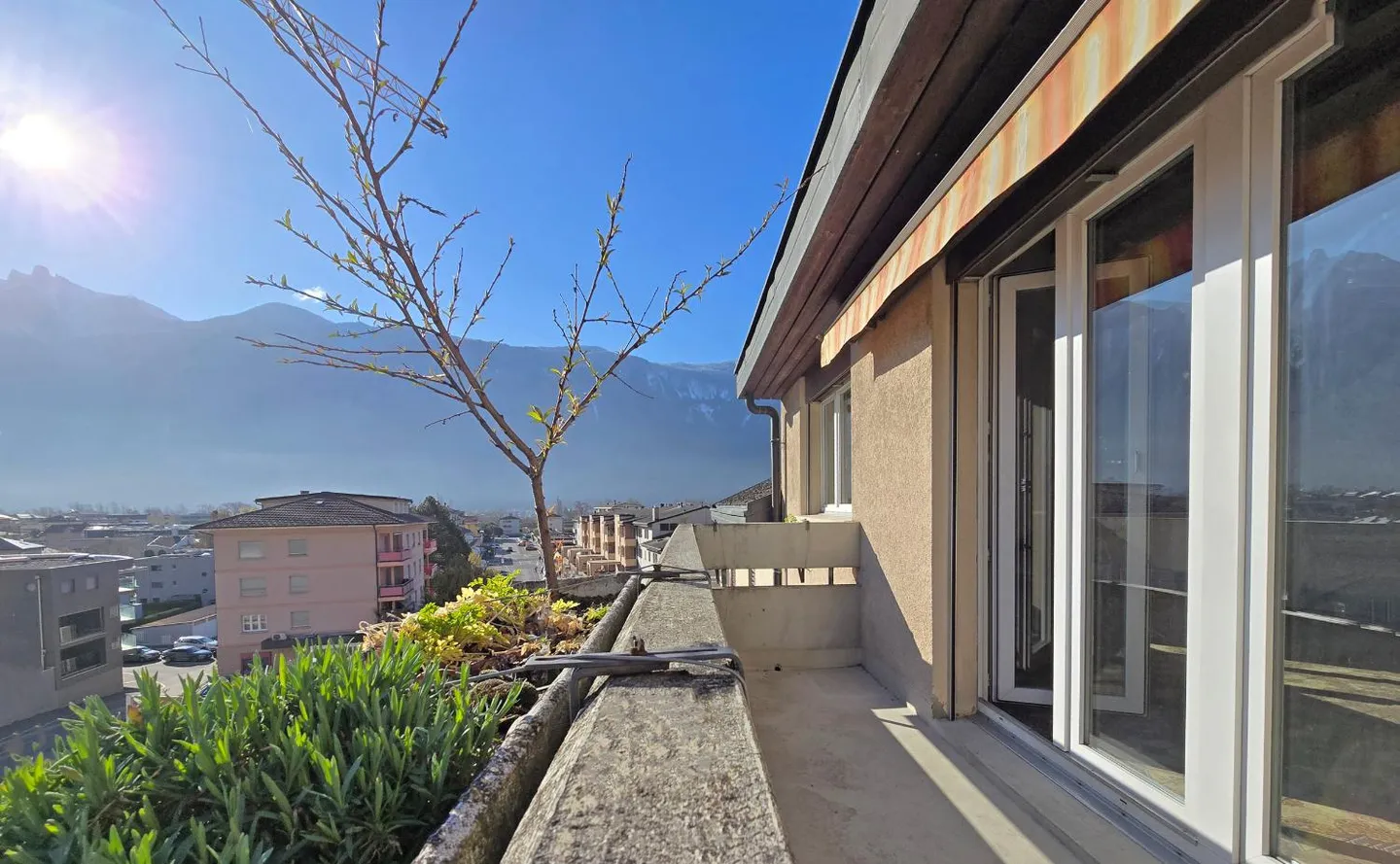 Edificio a uso misto in centro - Foto 1 di 5