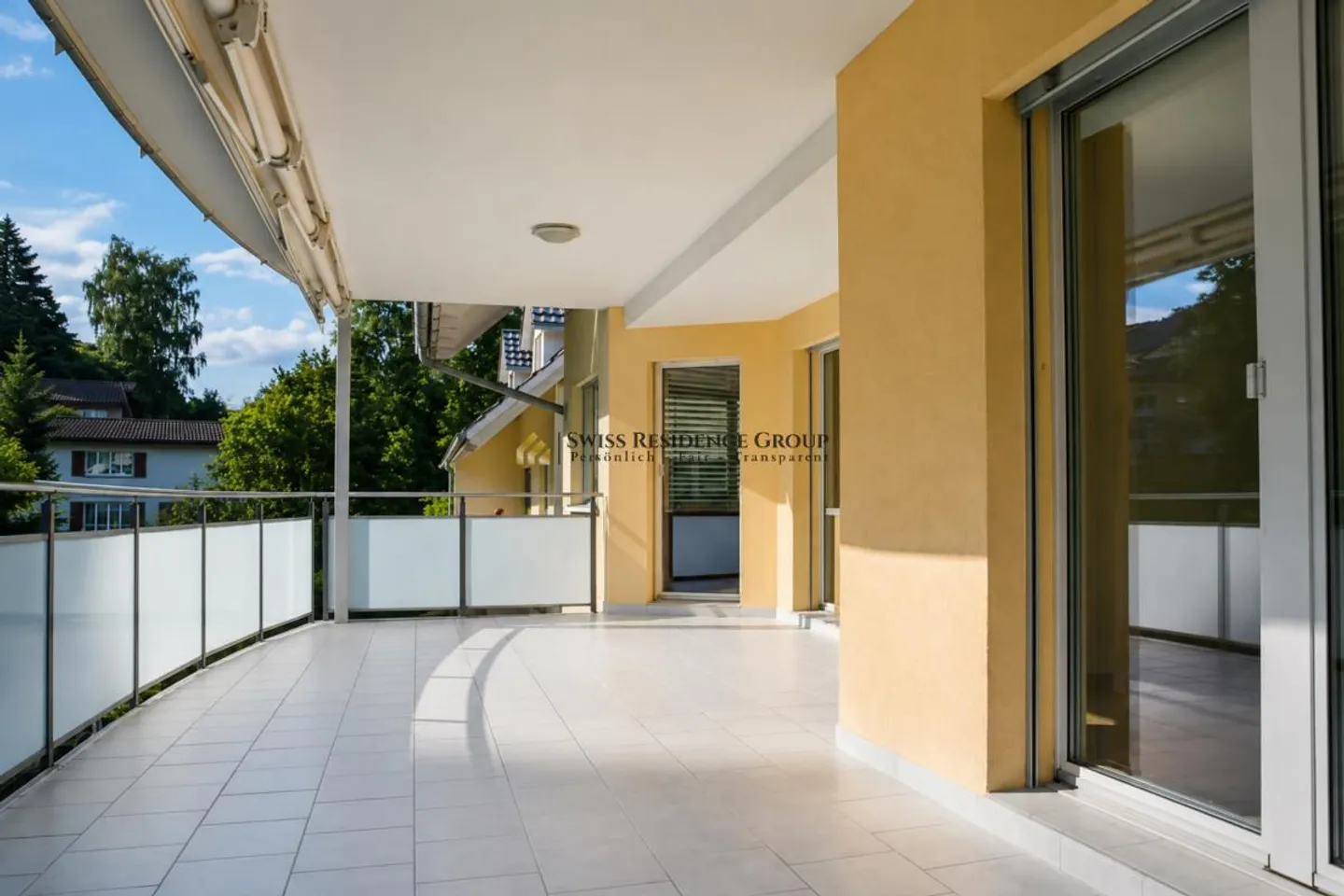 Vivere in modo idilliaco nel verde con un'ottima connessione a Zurigo - 4,5 stanze - Foto 1 di 10
