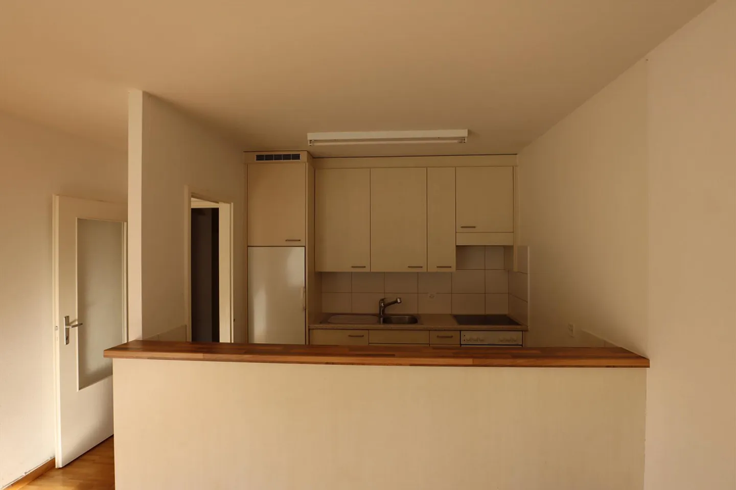 Apartment near Morgartenring - Photo 4 of 9