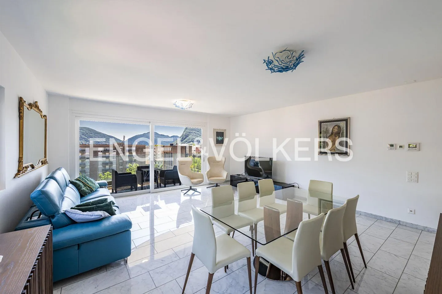 Beautiful rooftop terrace with lake view - Photo 2 of 13
