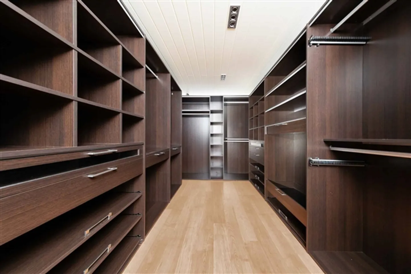 «Luxus-Apartment mit privatem Aufzug und Seeblick» - Foto 9 von 11