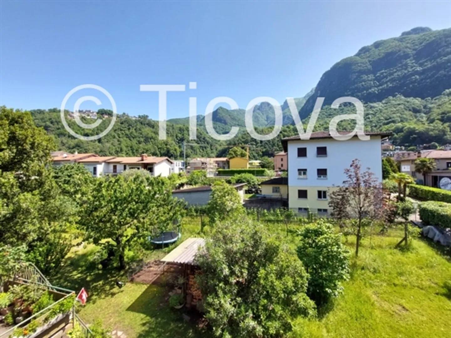 Charmantes Haus mit Garten - Foto 4 von 10