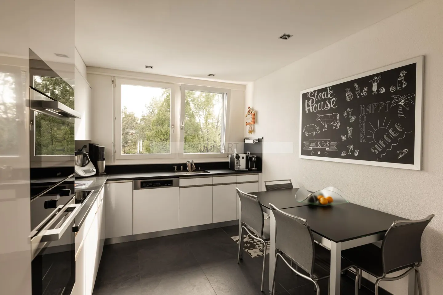Charming Family Home in Quiet Area - Photo 4 of 18