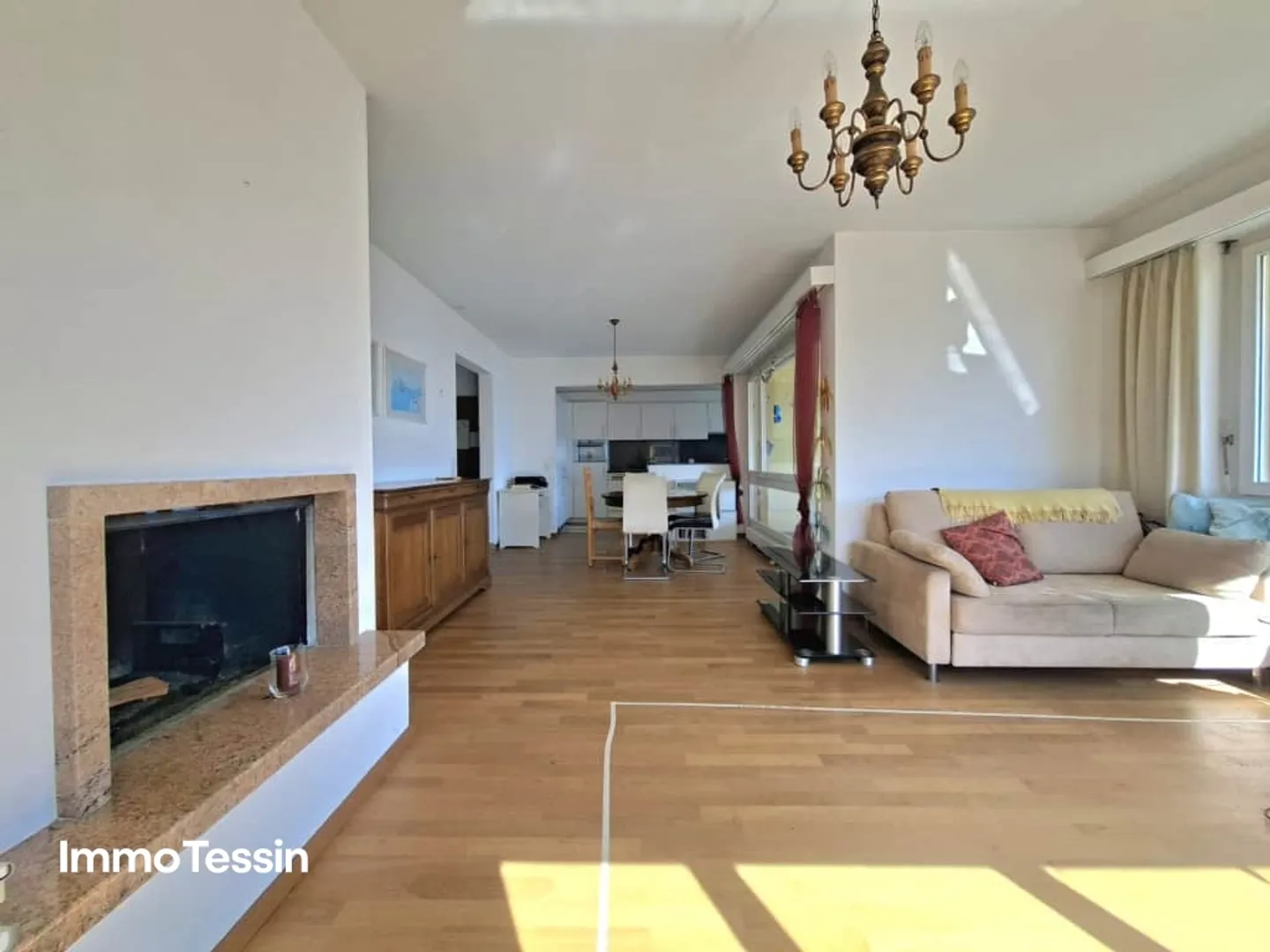 LOCARNO-MONTI: Large & modern apartment with fantastic 180° panoramic lake view over Lake Maggiore - Photo 7 of 13