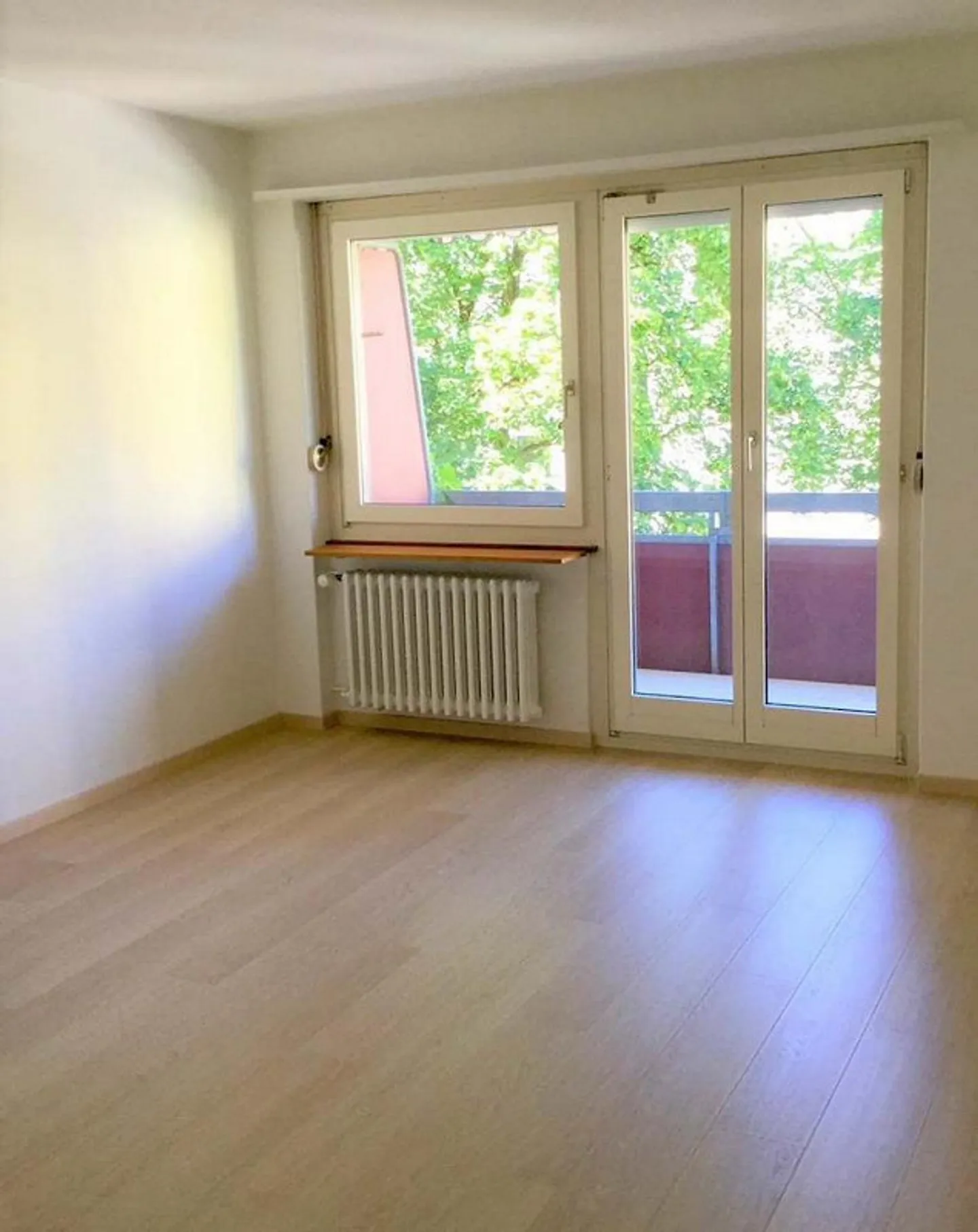 Appartement 3 pièces confortable au 3ème étage dans un emplacement central - Photo 5 sur 8