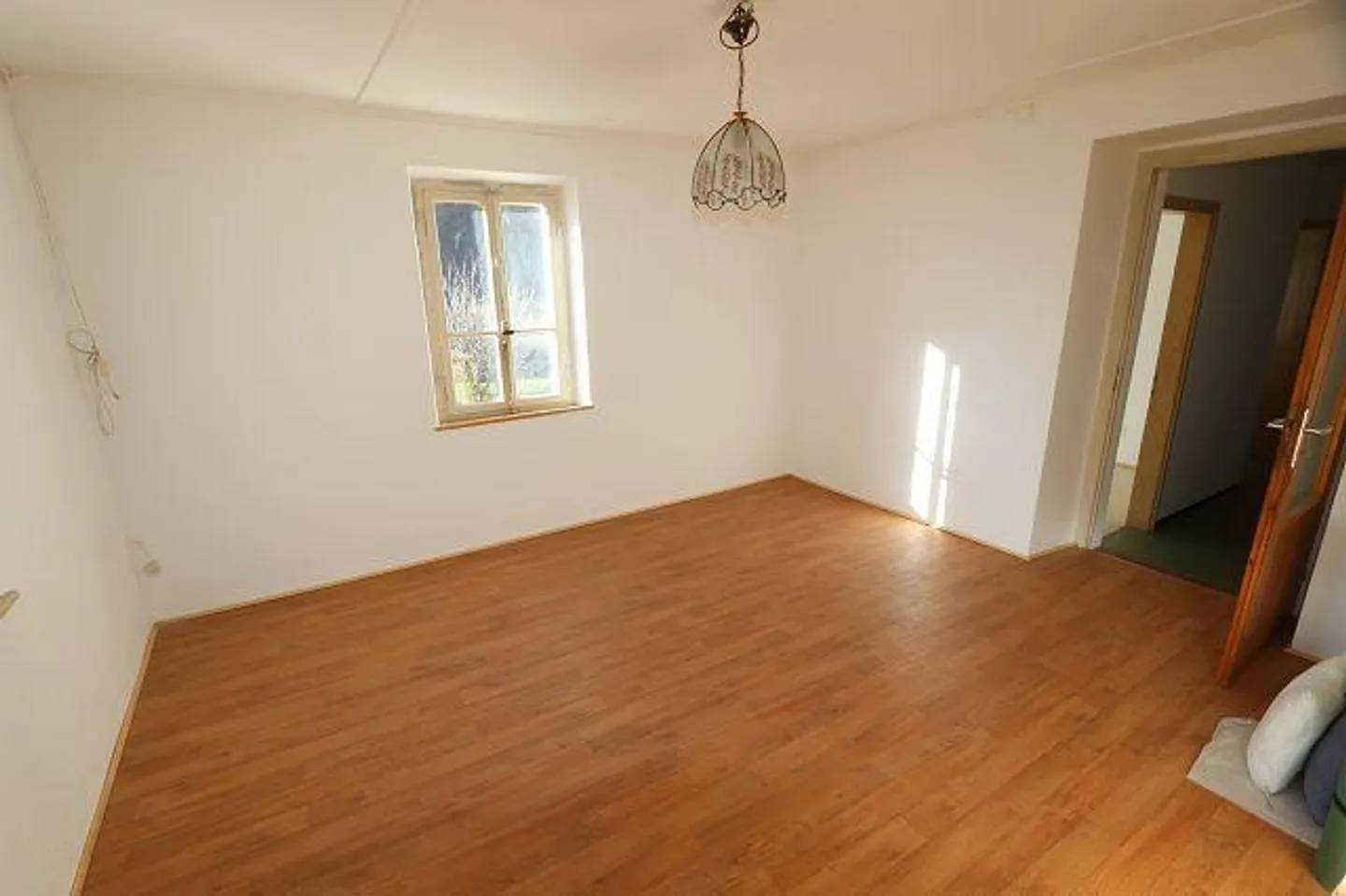 Casa bifamiliare con due appartamenti di 4 locali ristrutturati - Foto 3 di 24