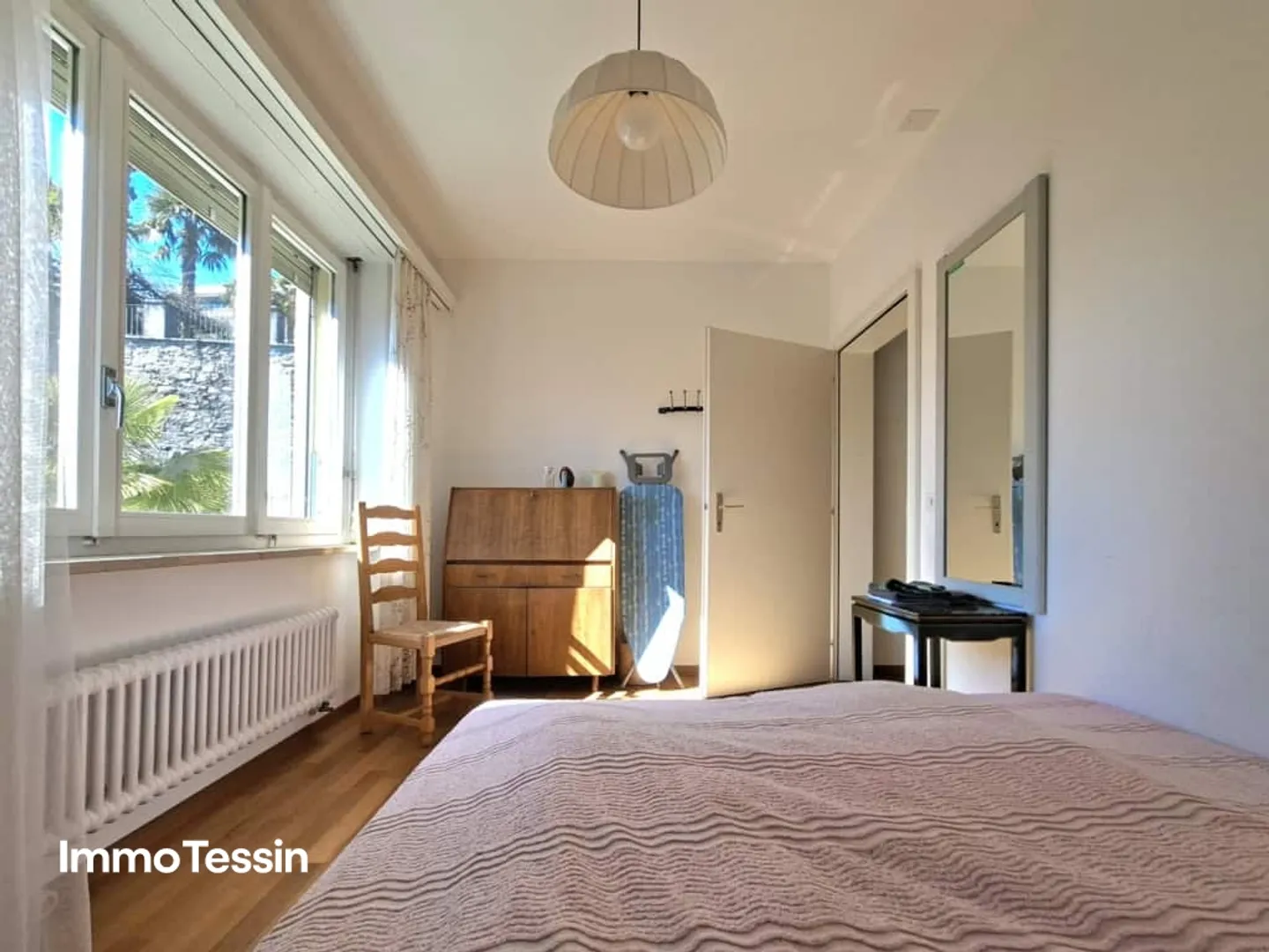 LOCARNO-MONTI: Large & modern apartment with fantastic 180° panoramic lake view over Lake Maggiore - Photo 13 of 13