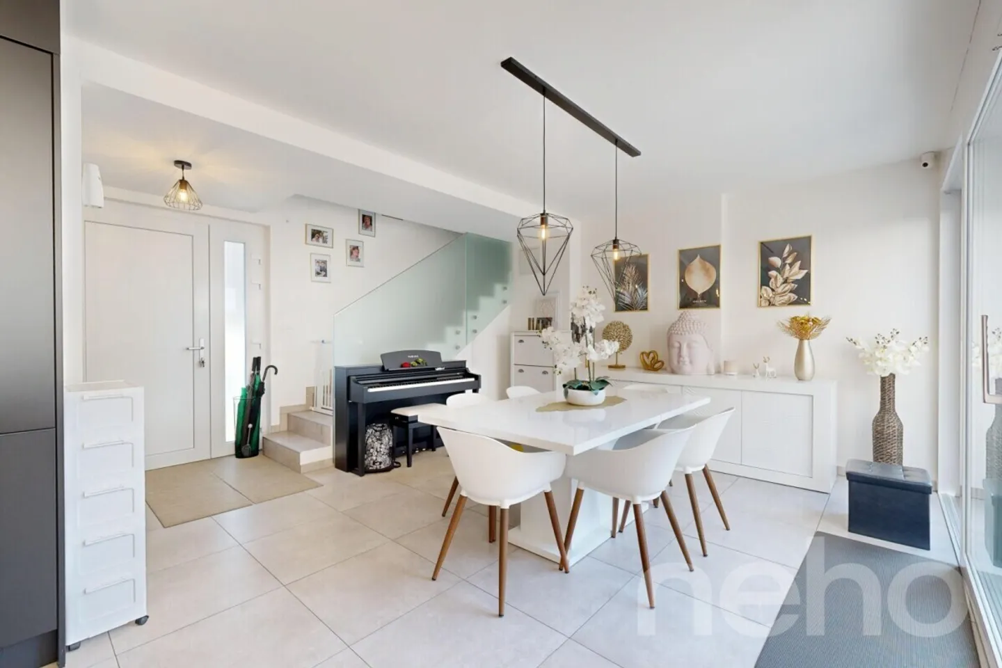 Superb semi-detached house with large terrace - Photo 3 of 12