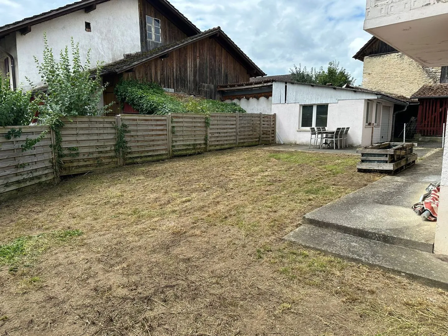 Wohnung mit 3,5 Zimmern im Erdgeschoss mit separatem Eingang - Foto 2 von 6