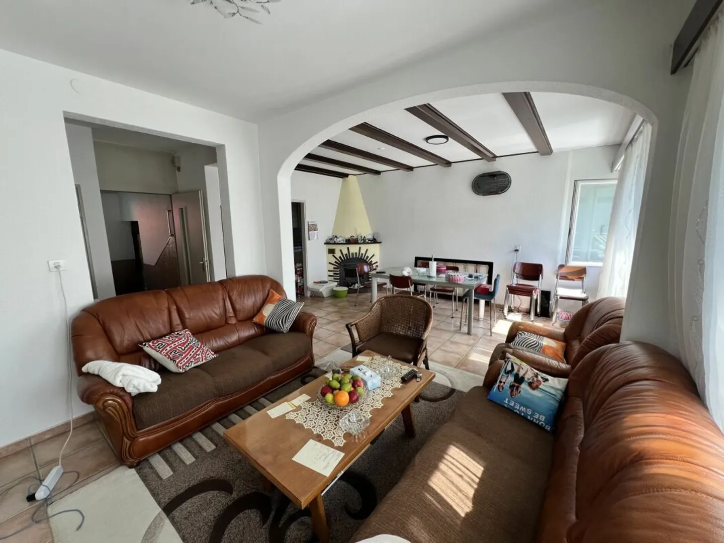 Haus mit 2,5+5,5 Zimmern und Grundstück - Foto 3 von 17