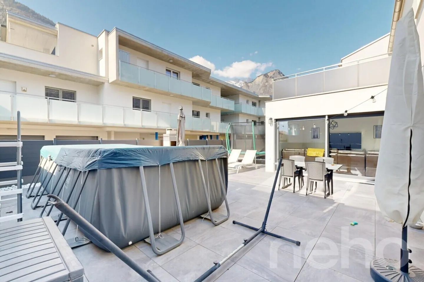 Superb semi-detached house with large terrace - Photo 8 of 12