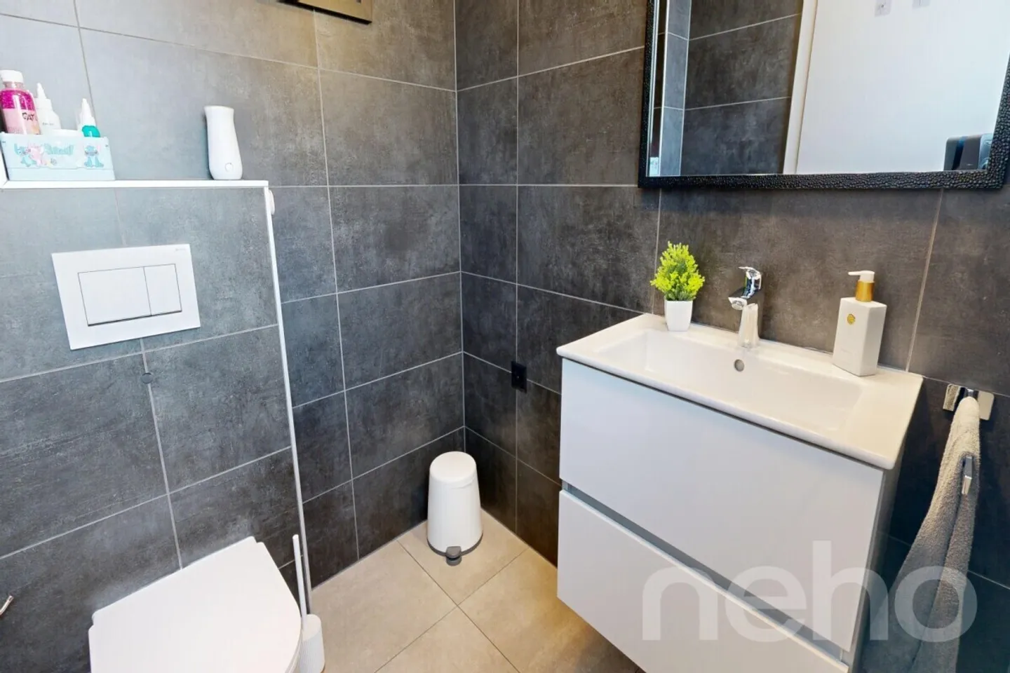 Superb semi-detached house with large terrace - Photo 9 of 12