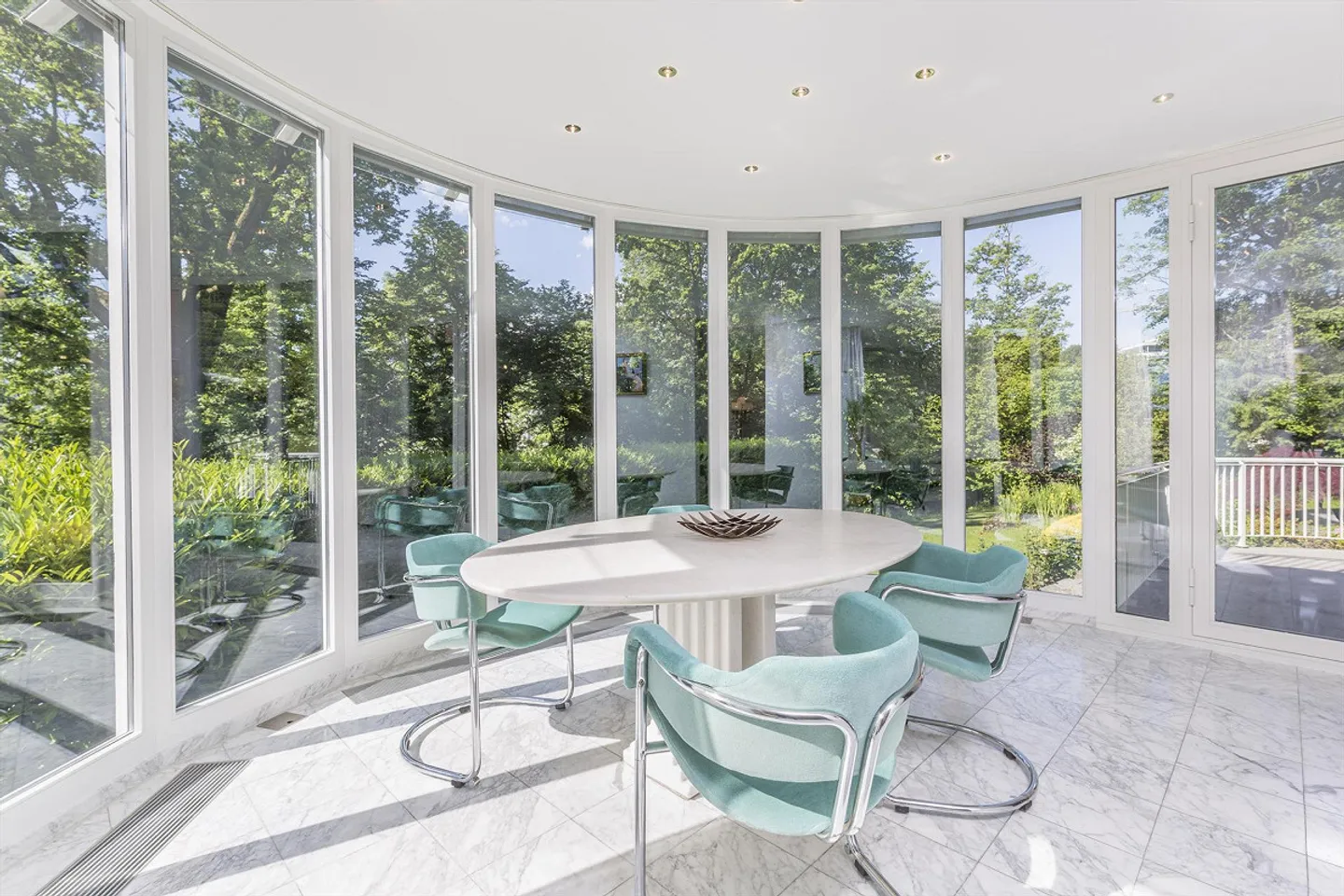 Exclusive residential jewel with spacious garden - Photo 3 of 6