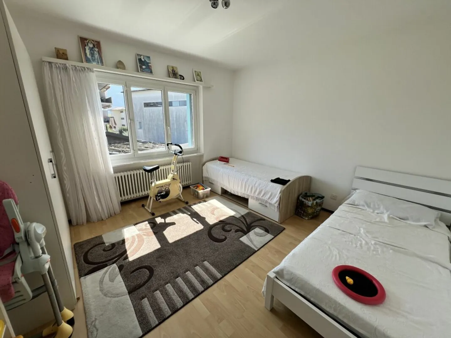 Haus mit 2,5+5,5 Zimmern und Grundstück - Foto 8 von 17