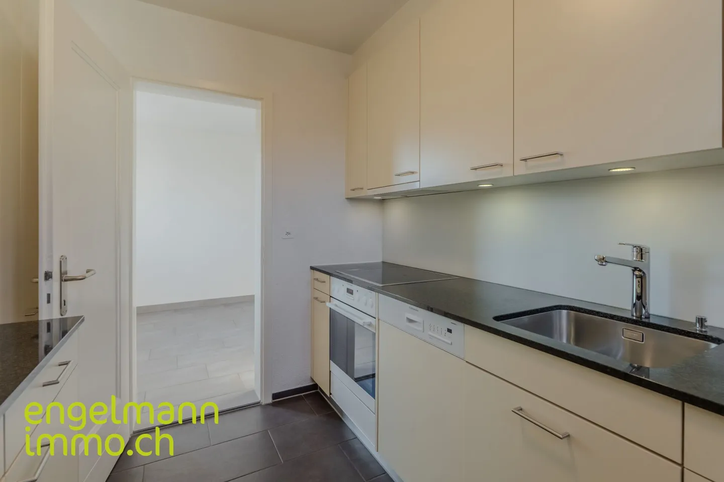 Ampio appartamento di 3.5 locali - Foto 4 di 12