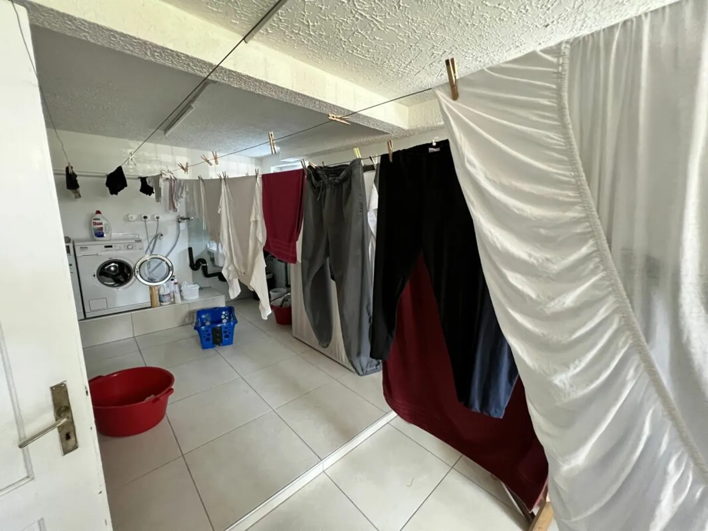 Haus mit 2,5+5,5 Zimmern und Grundstück - Foto 11 von 17