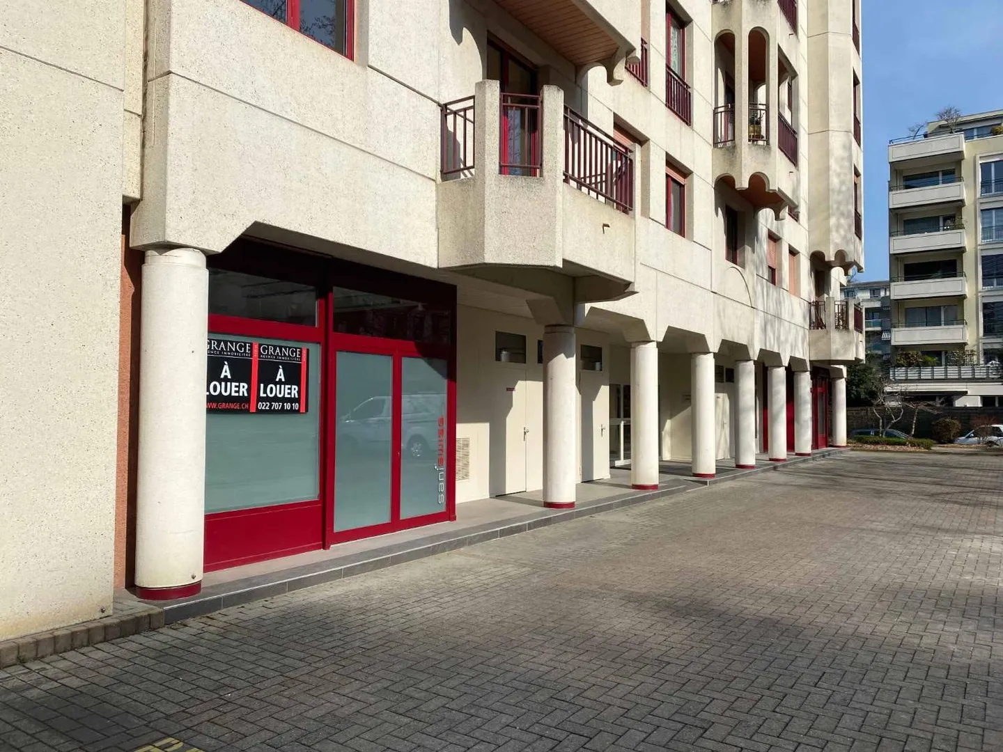 Espace Commercial aux Tulipiers - Photo 1 sur 3