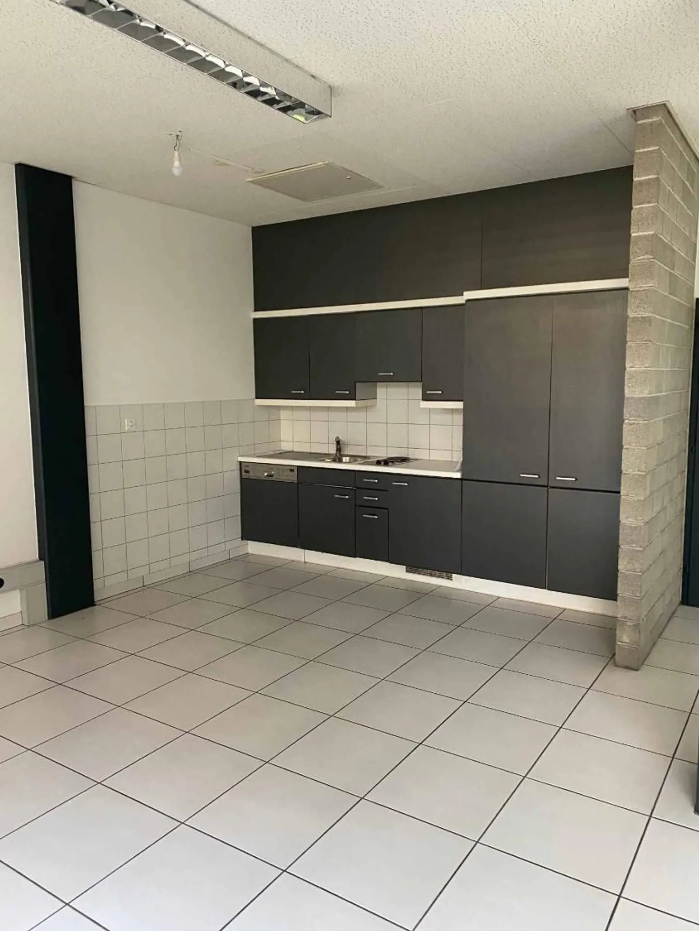 Espace Commercial aux Tulipiers - Photo 2 sur 3