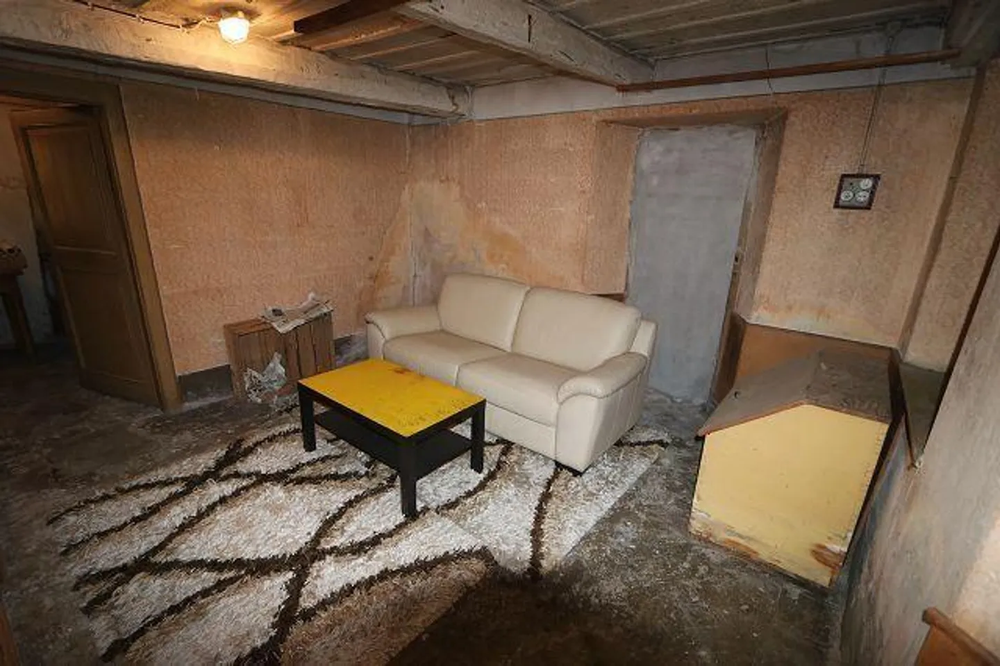 Casa bifamiliare con due appartamenti di 4 locali ristrutturati - Foto 12 di 24
