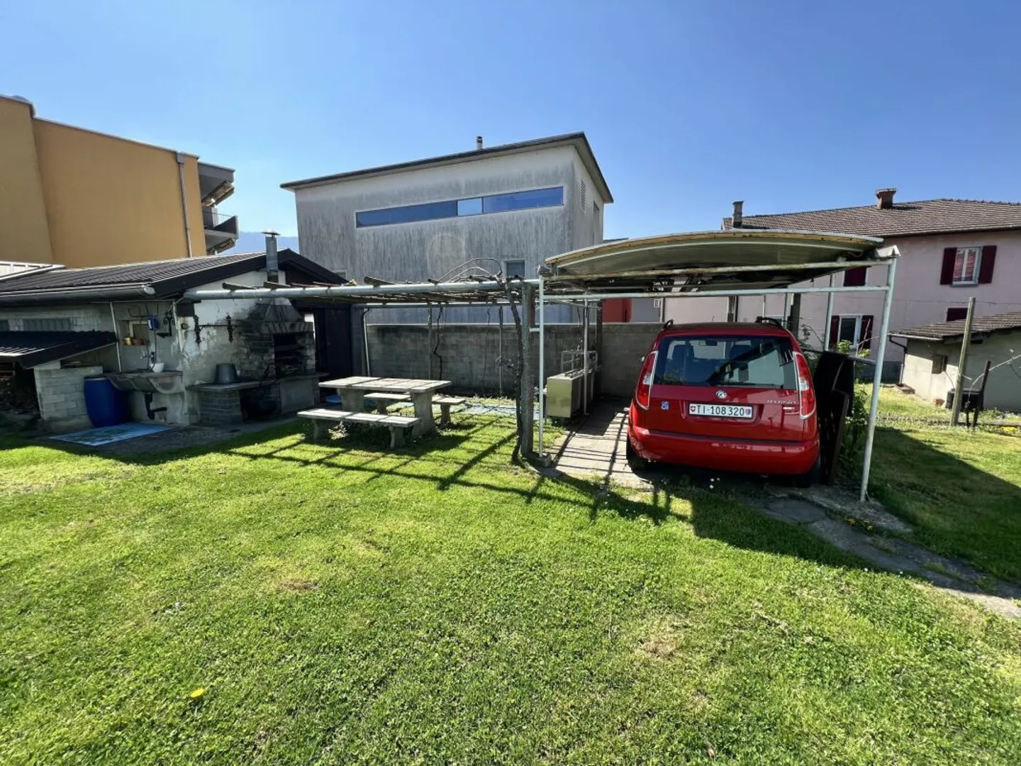 Haus mit 2,5+5,5 Zimmern und Grundstück - Foto 17 von 17