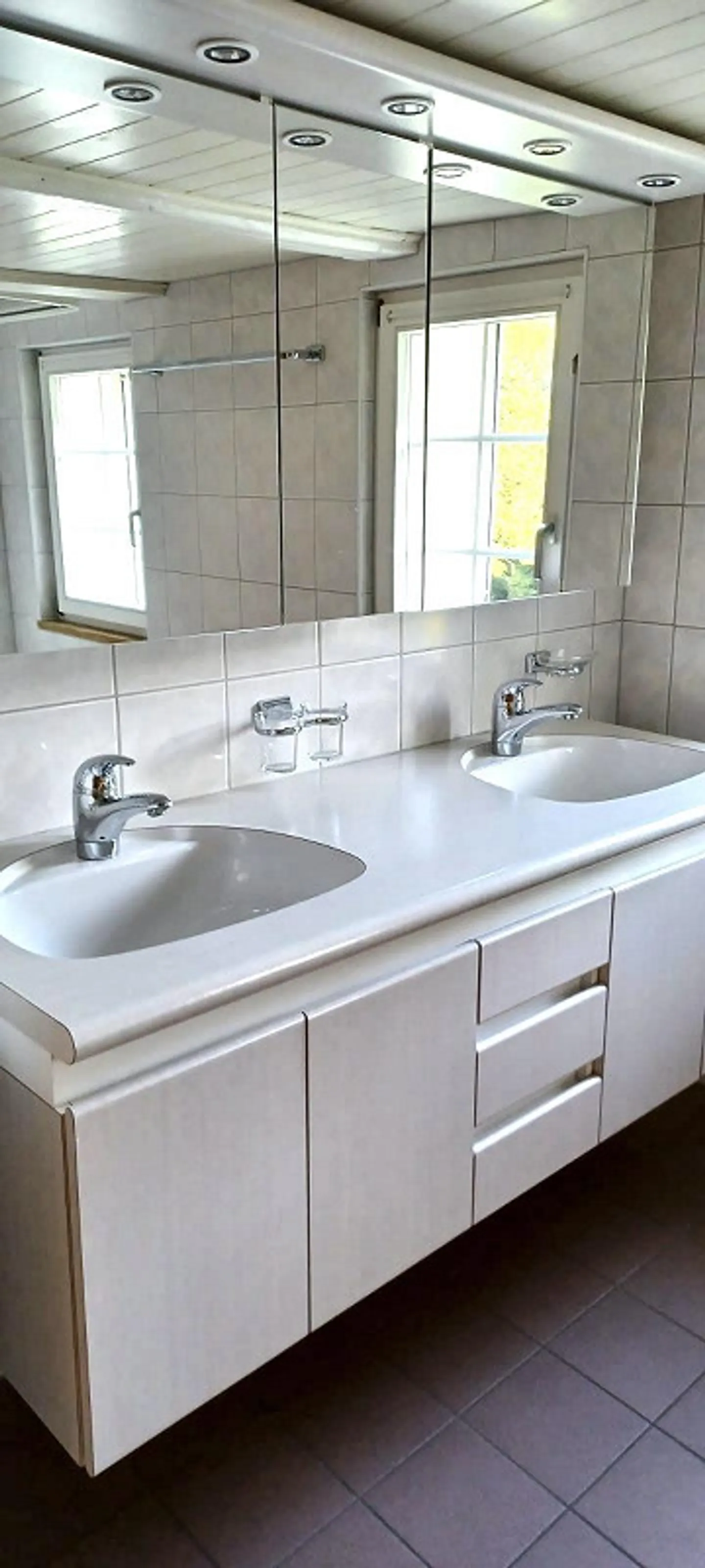 Farmhouse, completely renovated in 1994 - Photo 13 of 18